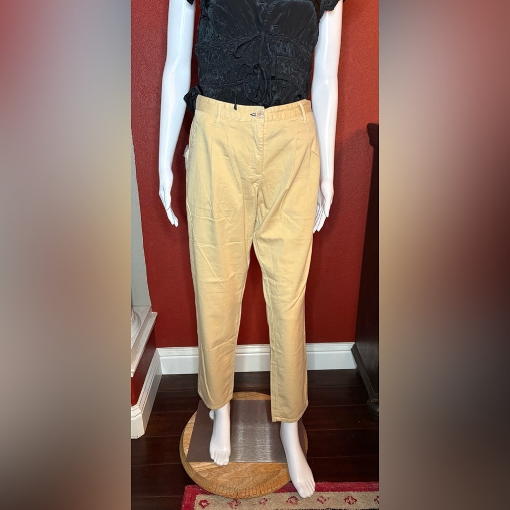 NWT Fiorucci Lightweight Pleated Chino Pants. Size IT 42